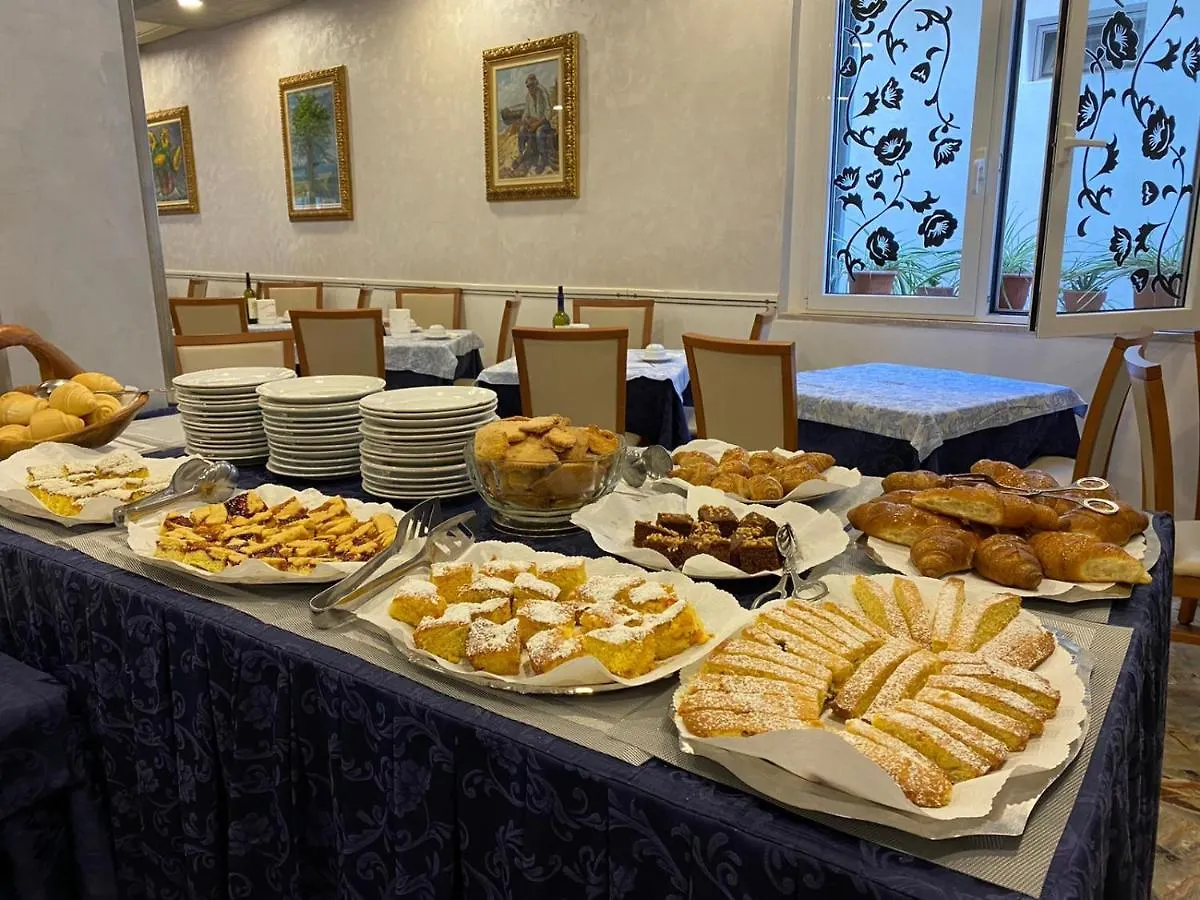 Hotel Erika Rimini 3*,